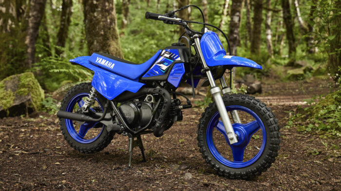 Yamaha PW50 2026 Icon Blue – otroški tekmovalni motor za prve off road izkušnje