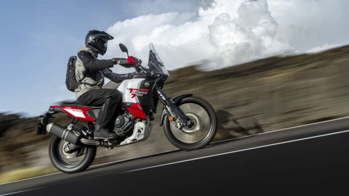 Yamaha Ténéré 700 World Raid 2026 na odprti cesti – zmogljiv 690 cm3 CP2 agregat za dolge razdalje