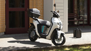 Yamaha električni skuter NEO's za urbano mobilnost – prodaja in servis v Moto poslovalnici Ljubljana in Komenda