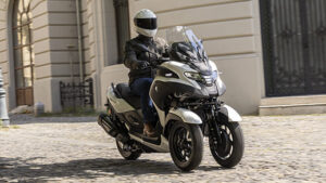 Yamaha Urban Mobility skuter Tricity v mestni vožnji – prodaja in servis v Moto poslovalnici Ljubljana in Komenda